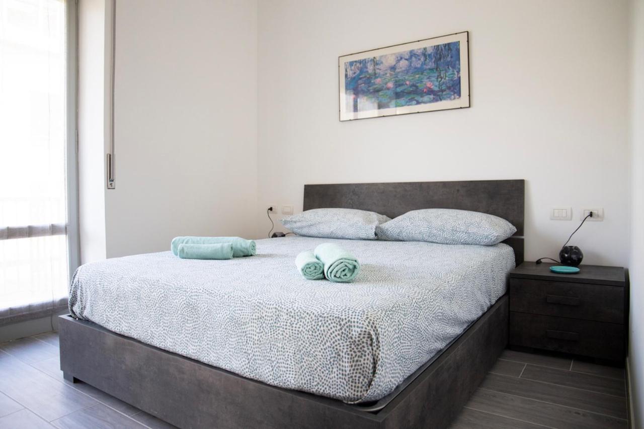 Gray Pearl - Modern Apartment In City Center Arona Kültér fotó