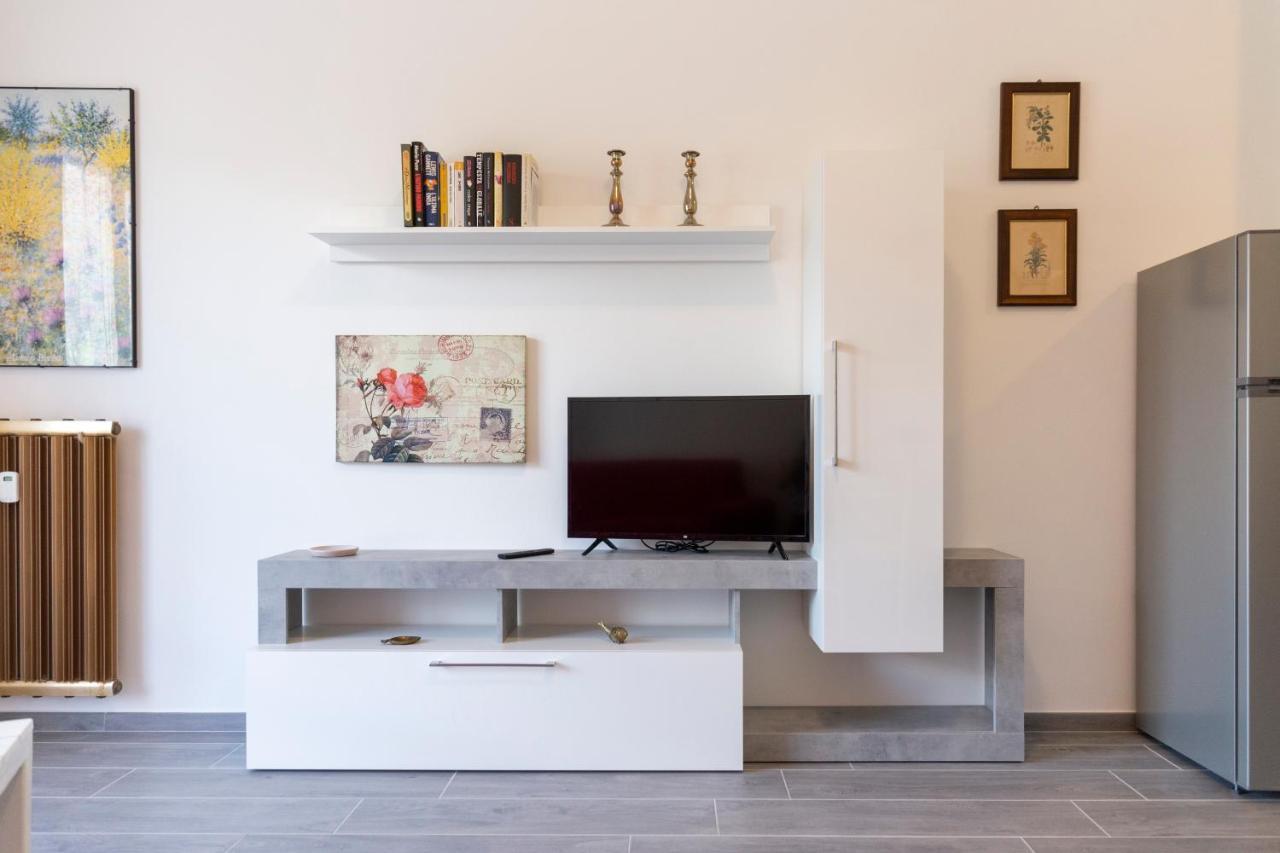 Gray Pearl - Modern Apartment In City Center Arona Kültér fotó