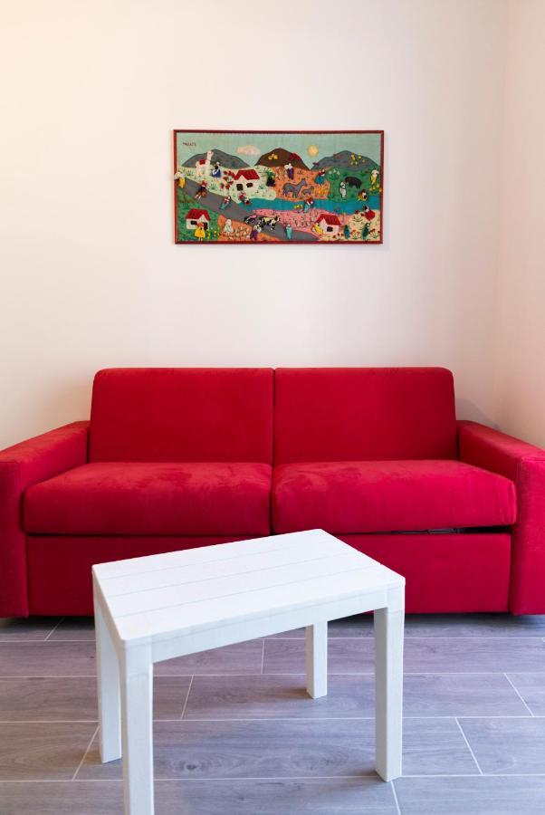 Gray Pearl - Modern Apartment In City Center Arona Kültér fotó